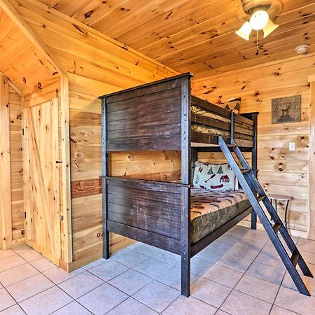 Luxe Cabin With Hot Tub, Theater, Pool Table, Arcade Pigeon Forge Eksteriør bilde
