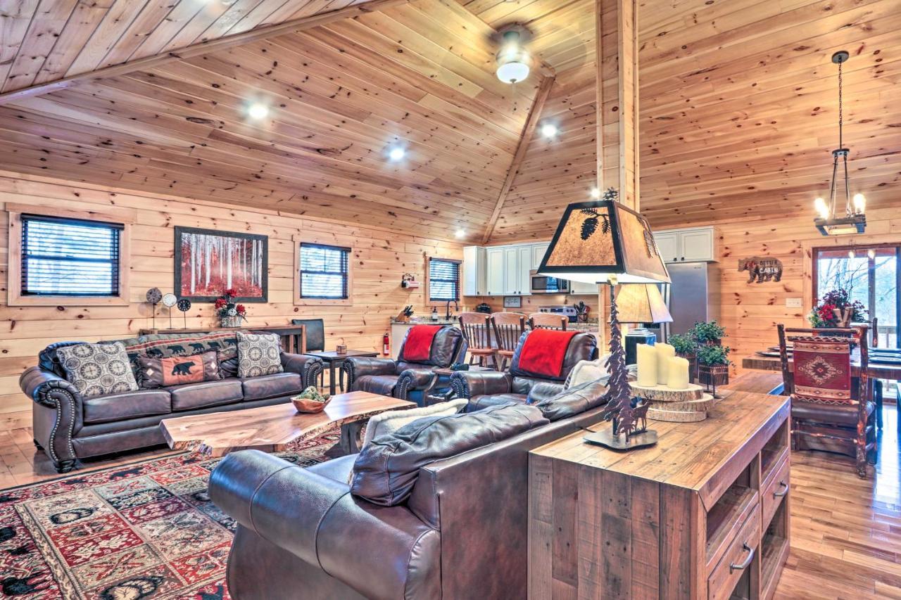Luxe Cabin With Hot Tub, Theater, Pool Table, Arcade Pigeon Forge Eksteriør bilde